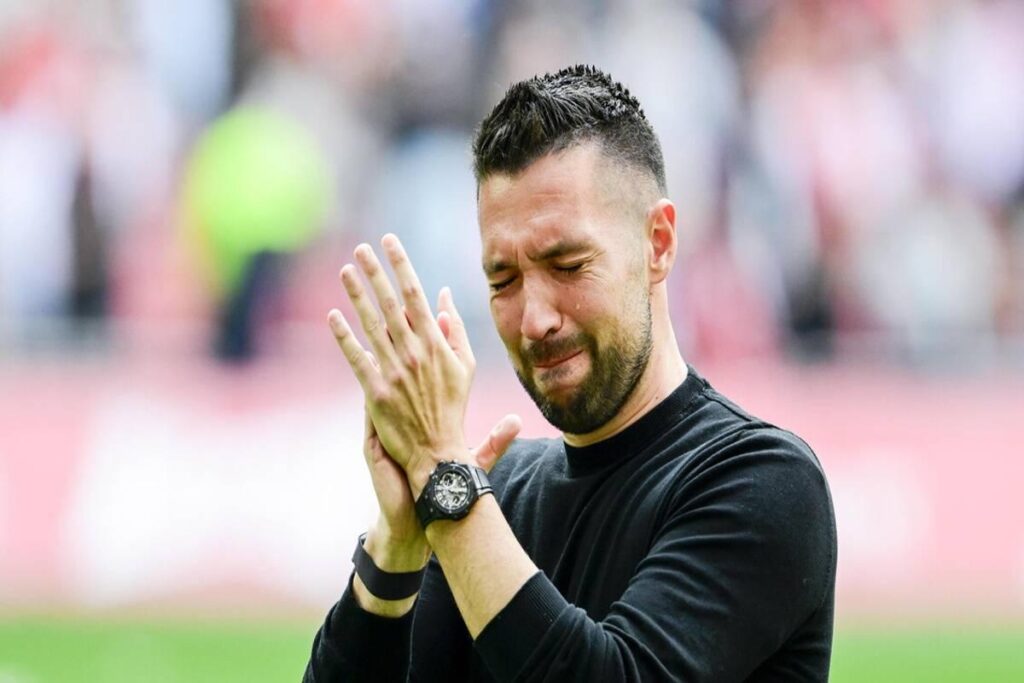 Farioli lascia l'Ajax dopo un solo anno: cosa c'è dietro questa decisione?