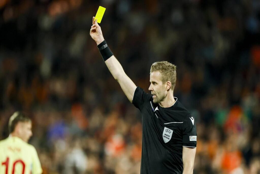 Fiorentina-Betis: l'arbitro svedese Nyberg alla prova della Conference League