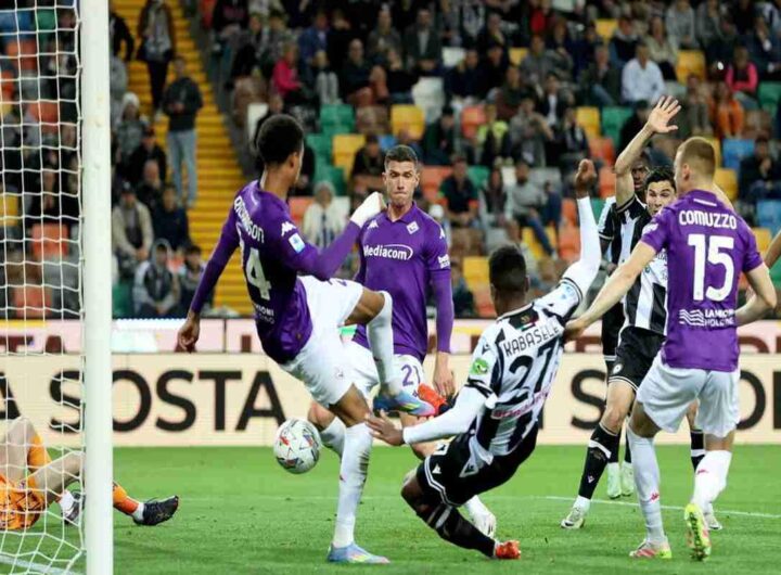 Fiorentina sorprende a Udine e conquista la Conference League