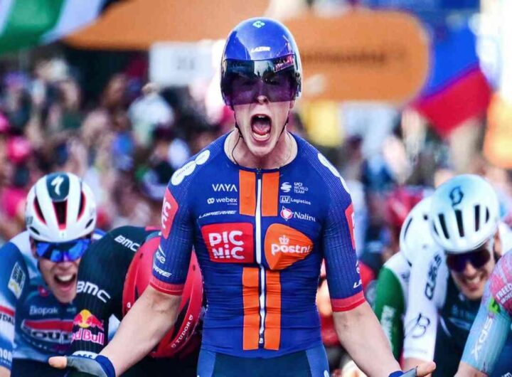 Giro d'Italia: la vittoria di Van Uden tra gli sprinter di Lecce
