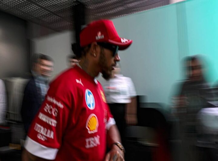 Hamilton rivela le sfide iniziali in Mercedes: un adattamento difficile in F1