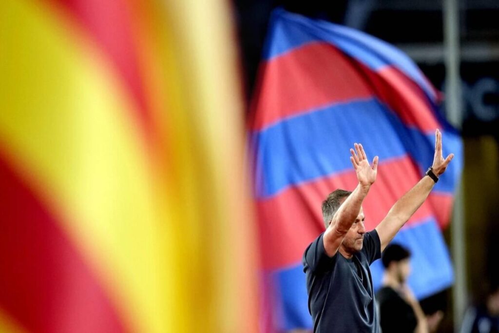 Hansi Flick firma un accordo sorprendente con il Barcellona fino al 2027