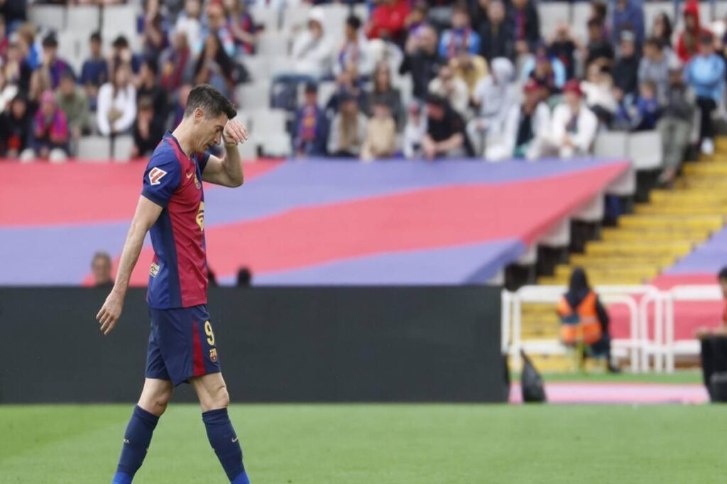 Lewandowski si unisce al gruppo: il Barcellona si prepara per la Champions