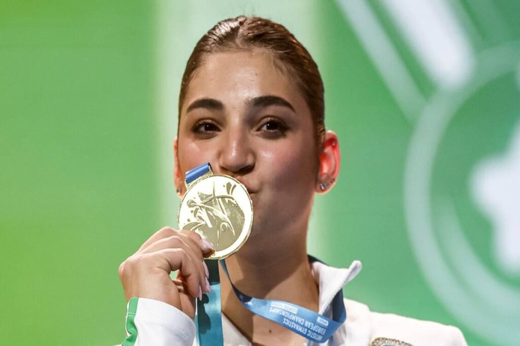 Manila Esposito conquista l'oro negli Europei di Ginnastica all-around