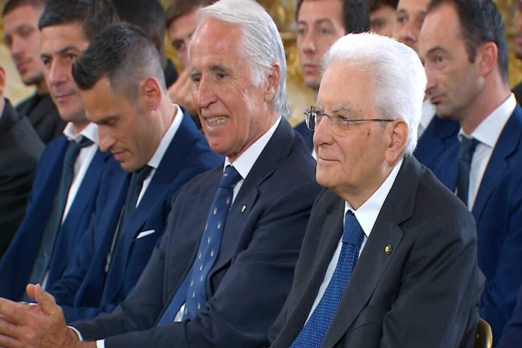 Mattarella: i calciatori come modelli di responsabilità per i giovani