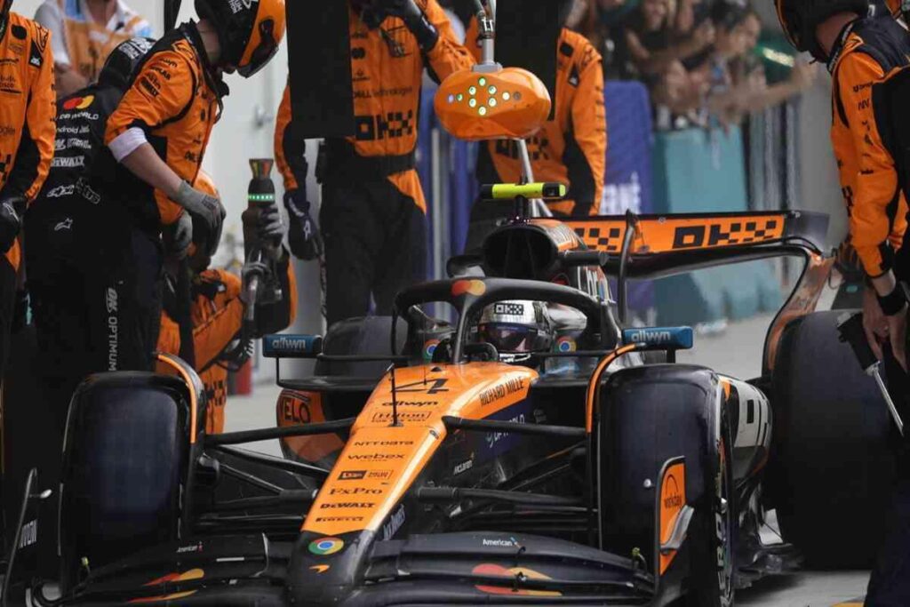 McLaren domina le prime libere a Imola con prestazioni sorprendenti