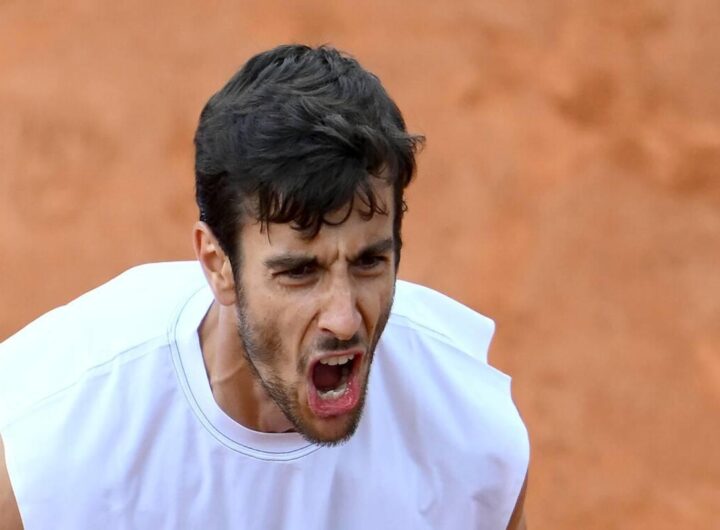 Musetti conquista i quarti: vittoria contro Medvedev e maltempo