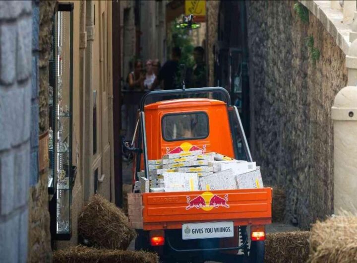 Red Bull Ape Rush: la corsa iconica dell'estate sbarca nelle Marche