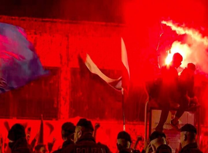 Ritorno trionfale del Napoli: l'aeroporto si trasforma in una festa per i tifosi