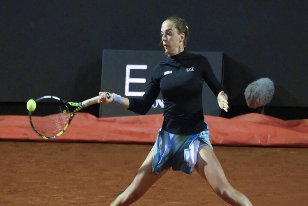 Roland Garros: Bronzetti eliminata, Alexandrova avanza con forza