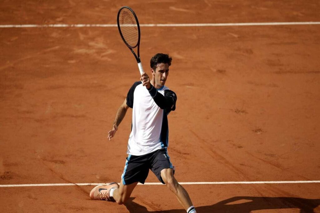 Roland Garros: Gigante sorprende Tsitsipas e avanza al terzo turno