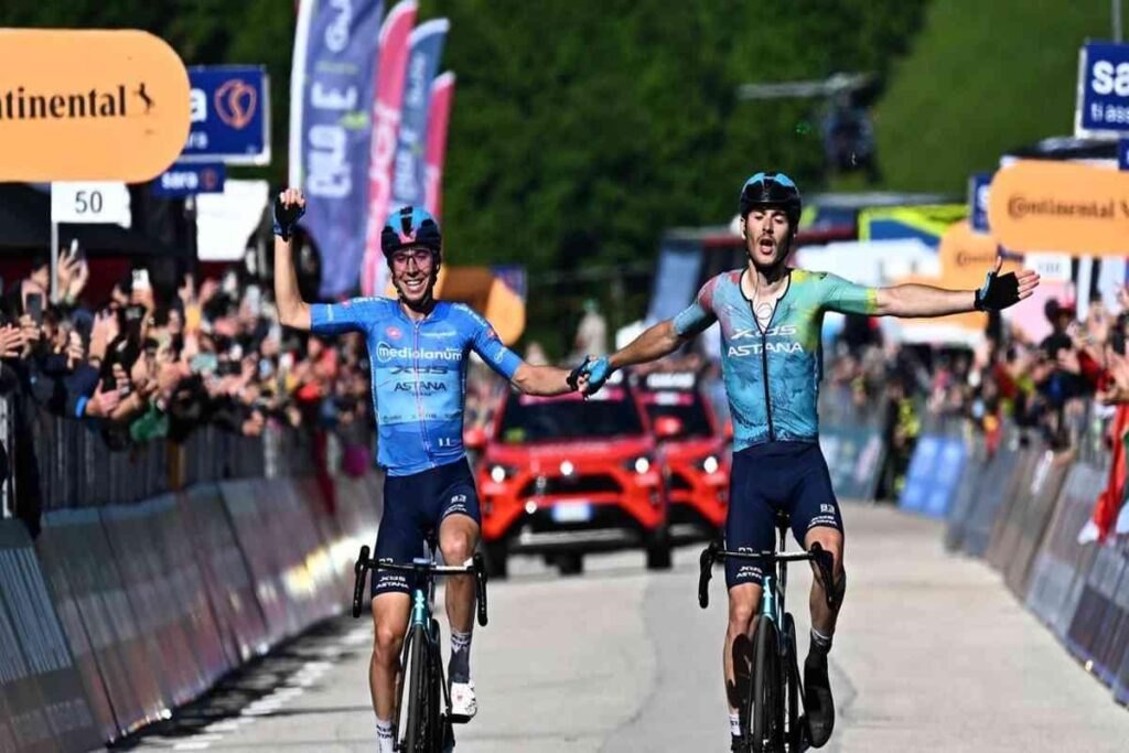 Scaroni trionfa nella 16esima tappa del Giro, Roglic sorprendentemente si ritira