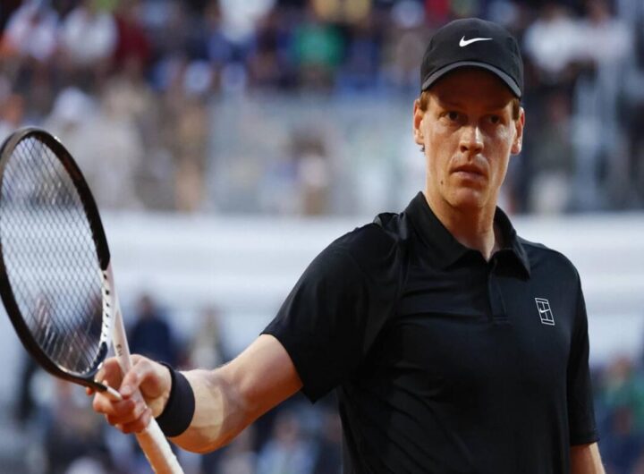 Sinner riflette su una giornata intensa: l'importanza della gestione nel tennis internazionale
