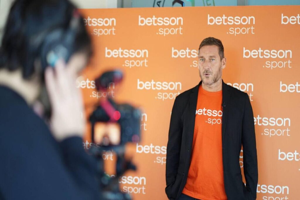 Totti racconta il suo viaggio in Russia per un evento sportivo esclusivo