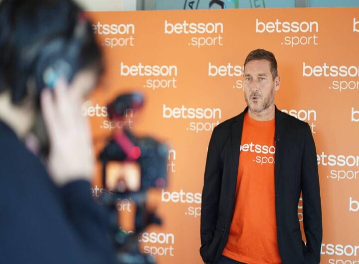 Totti racconta il suo viaggio in Russia per un evento sportivo esclusivo