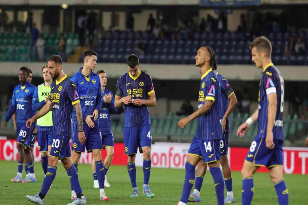 Verona: la gioia di Paolo Zanetti con la squadra al completo
