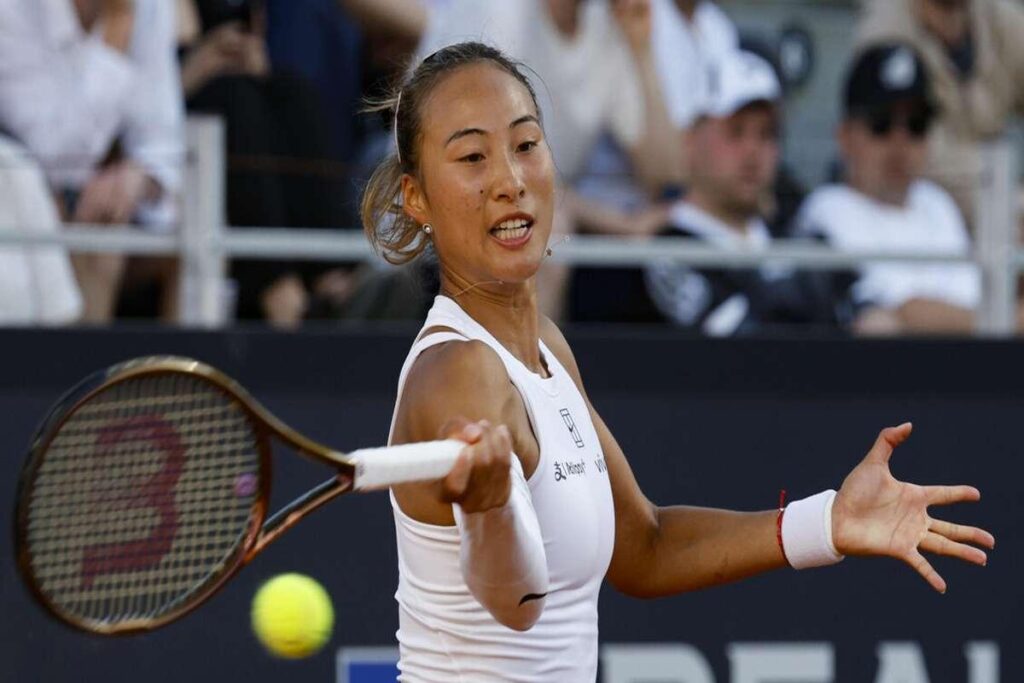 Zheng sorprende e conquista la semifinale contro Gauff agli Internazionali
