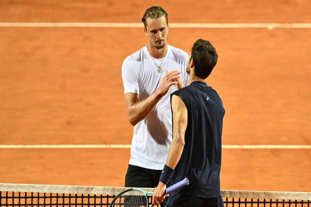 Zverev furioso: 'non si gioca con palline così'