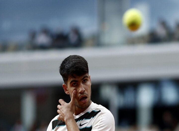 Alcaraz conquista i quarti di finale dopo aver superato Shelton a Roland Garros