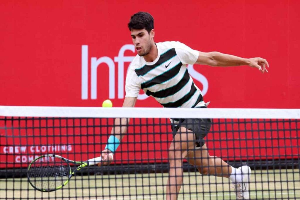 Alcaraz trionfa al Queen's superando Lehecka in una finale emozionante