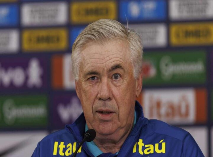 Ancelotti festeggia il compleanno sul campo durante Brasile-Paraguay