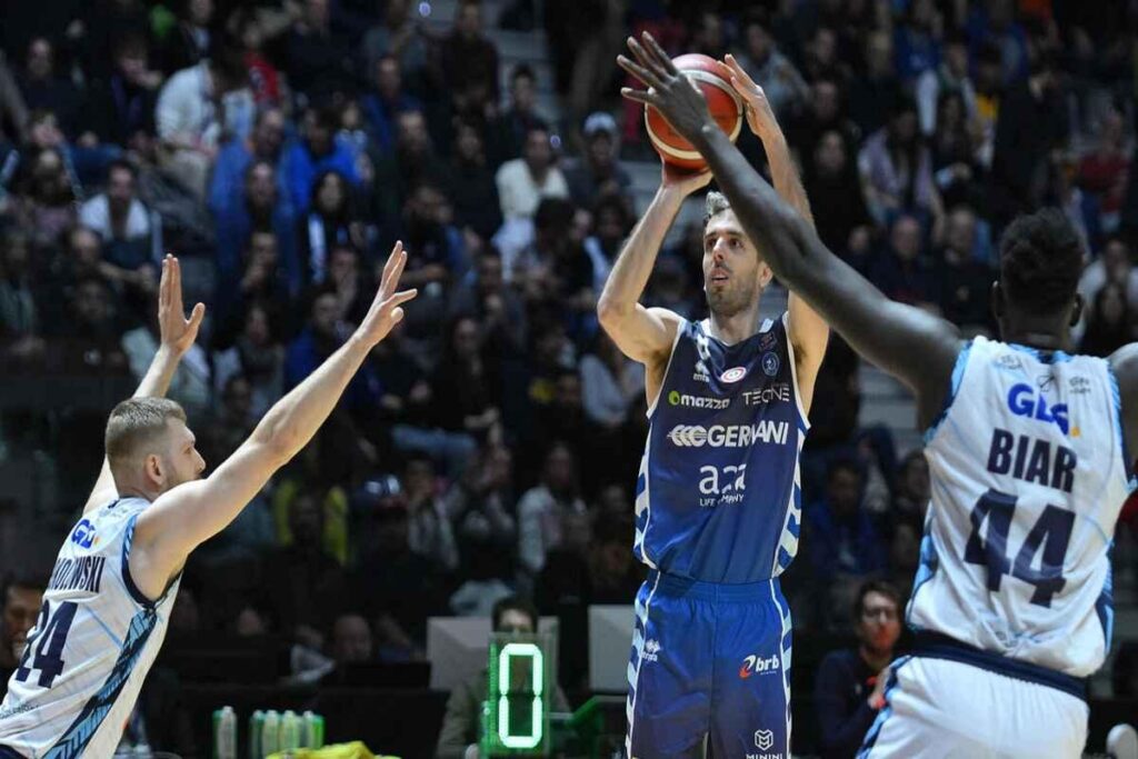 Brescia punta su Cinzia Zanotti per la panchina femminile nel basket