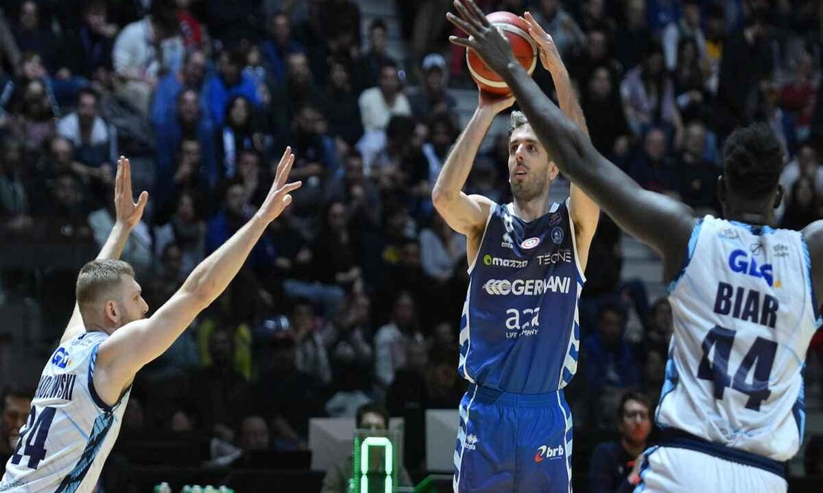 Brescia punta su Cinzia Zanotti per la panchina femminile nel basket