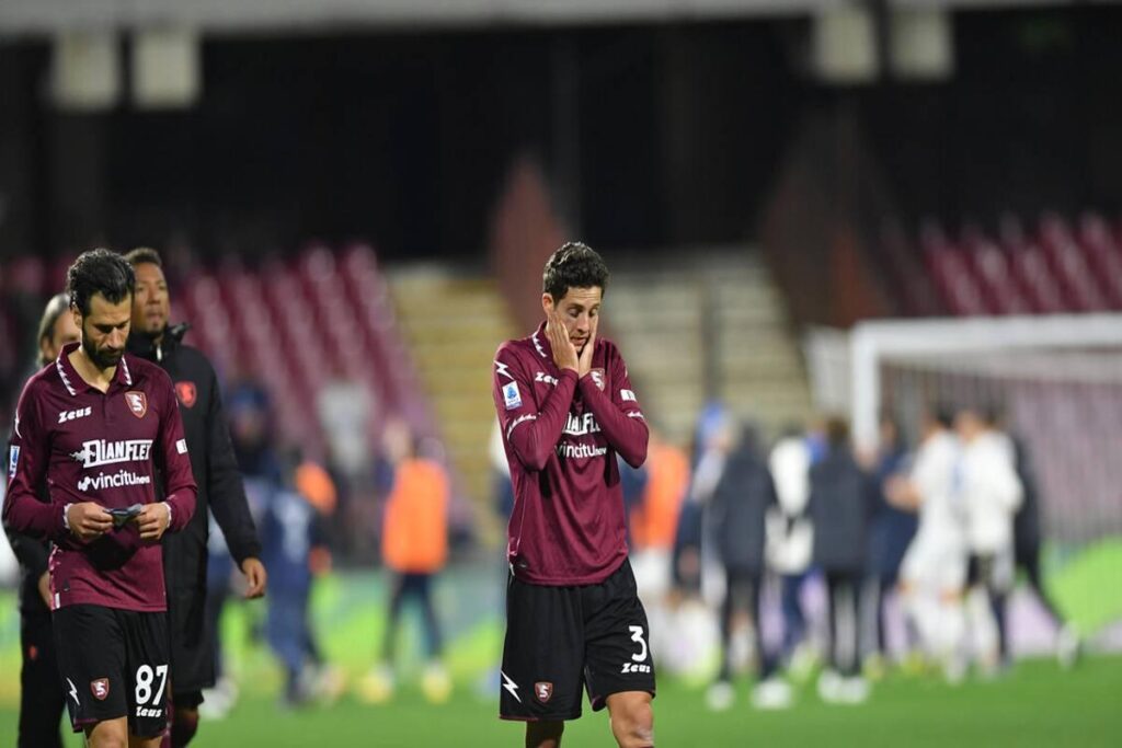Emergenza in casa Salernitana: 14 giocatori in ospedale dopo la sfida con la Sampdoria
