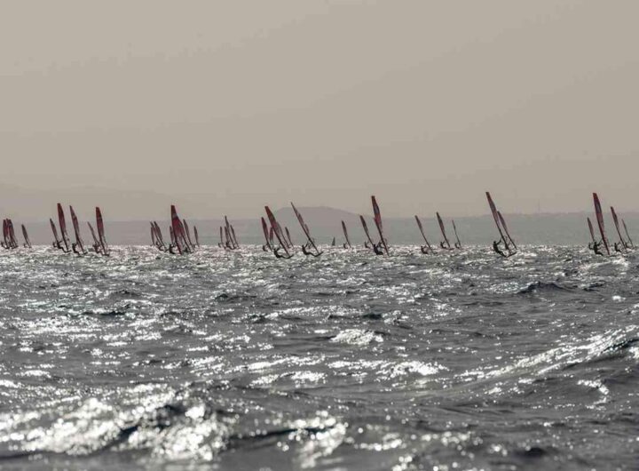 Europei iQFoil Youth & Junior: Arzachena si prepara a un'estate di vento e sfide sul mare