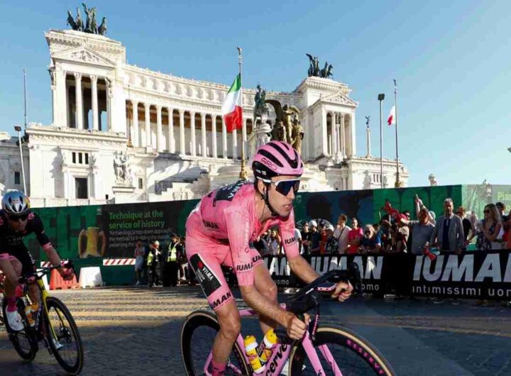 Il Giro 2025 si conclude a Roma con la vittoria di Simon Yates