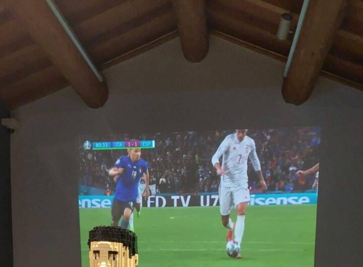 Il busto di Gigi Riva in Lego: un omaggio unico al Museo del calcio di Coverciano