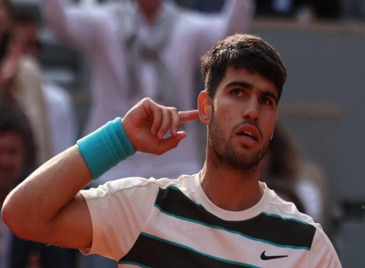 Il pubblico del Roland Garros applaude Alcaraz, ma il giudice chiede silenzio