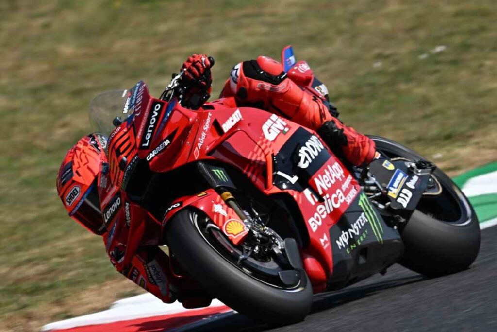 Marc Marquez trionfa nella gara sprint del GP d'Italia con una performance straordinaria