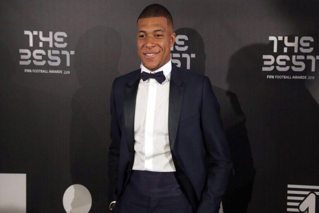 Mbappè in dubbio: il mondiale dei club potrebbe perderlo per un infortunio