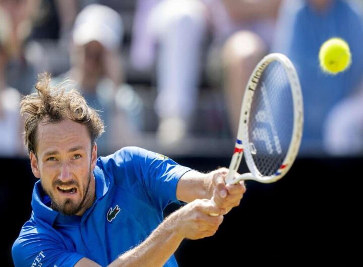 Medvedev trionfa su Michelsen e conquista la semifinale a Halle