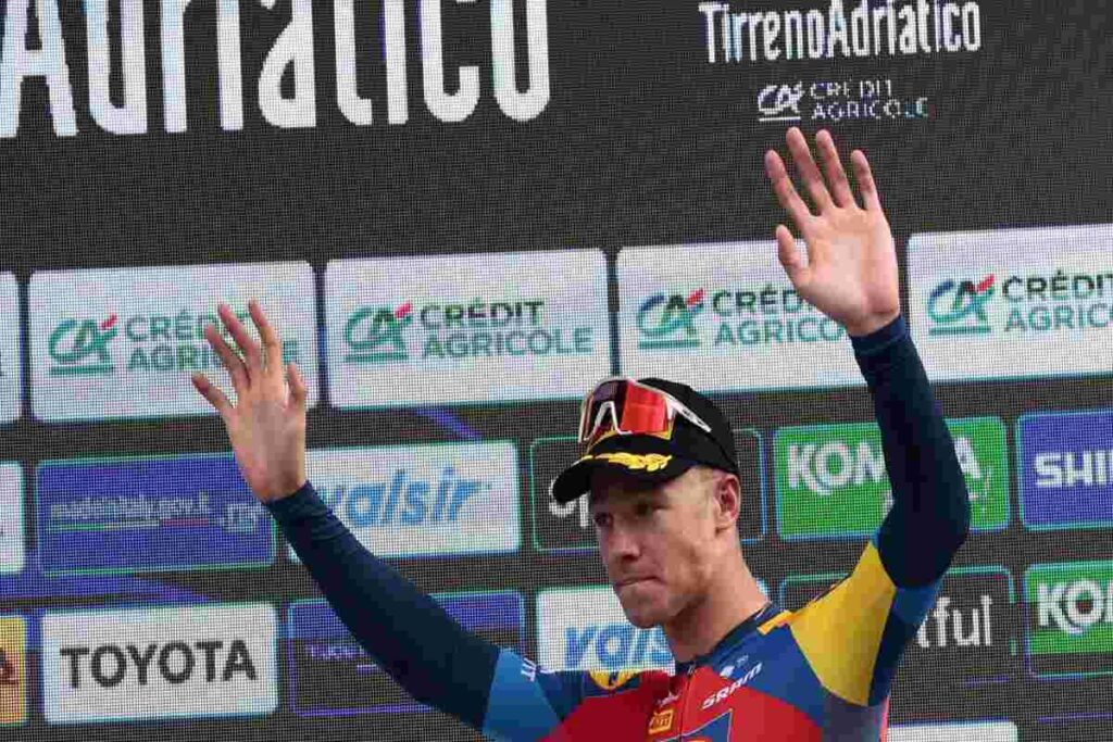 Milan trionfa in volata nella seconda tappa del Delfinato