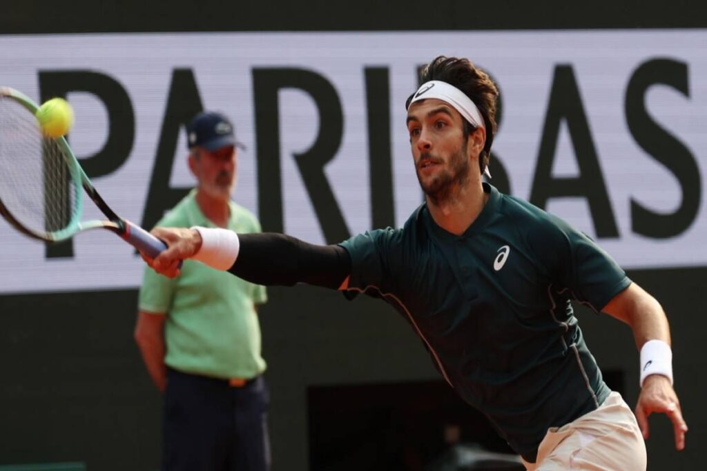 Musetti conquista la semifinale del Roland Garros con un'impresa straordinaria