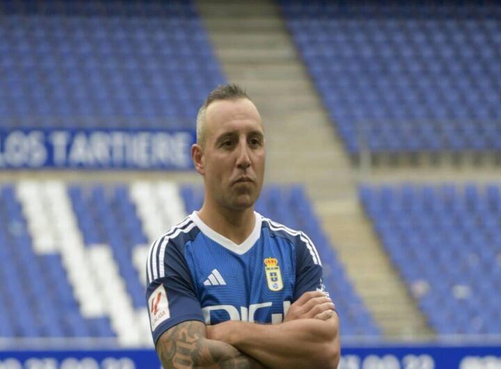 Oviedo celebra il ritorno in Liga dopo 24 anni di attesa