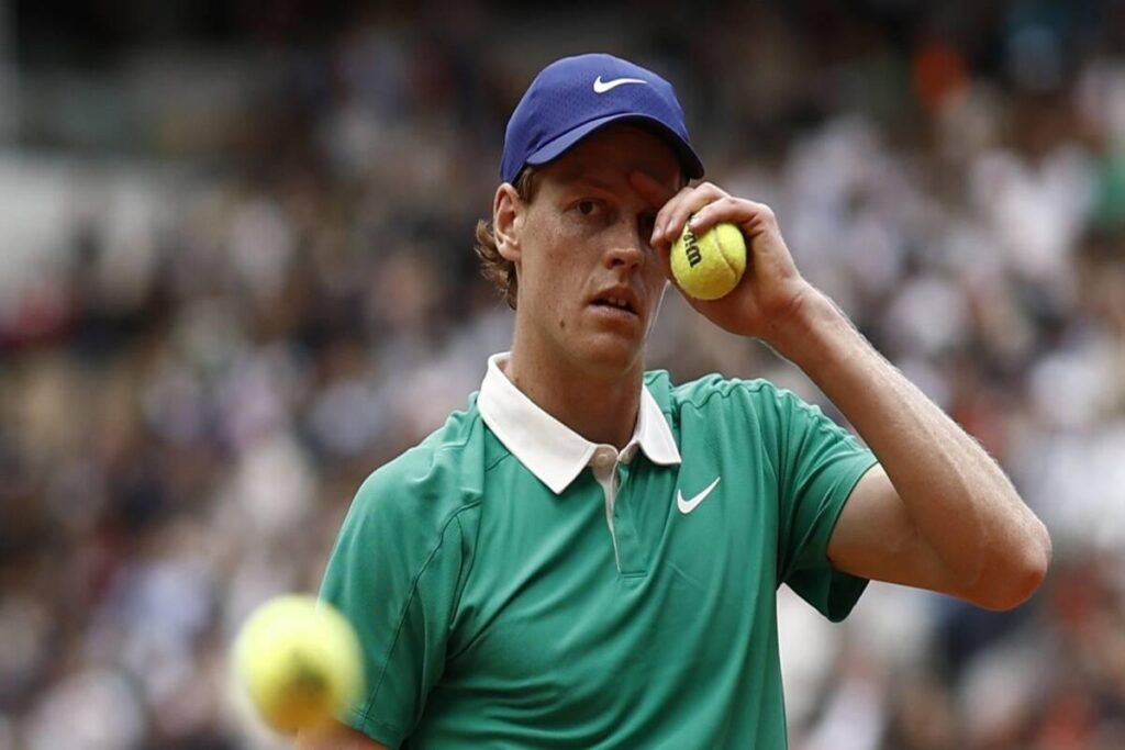 Sinner esulta per la semifinale al Roland Garros: Qui è un'esperienza unica
