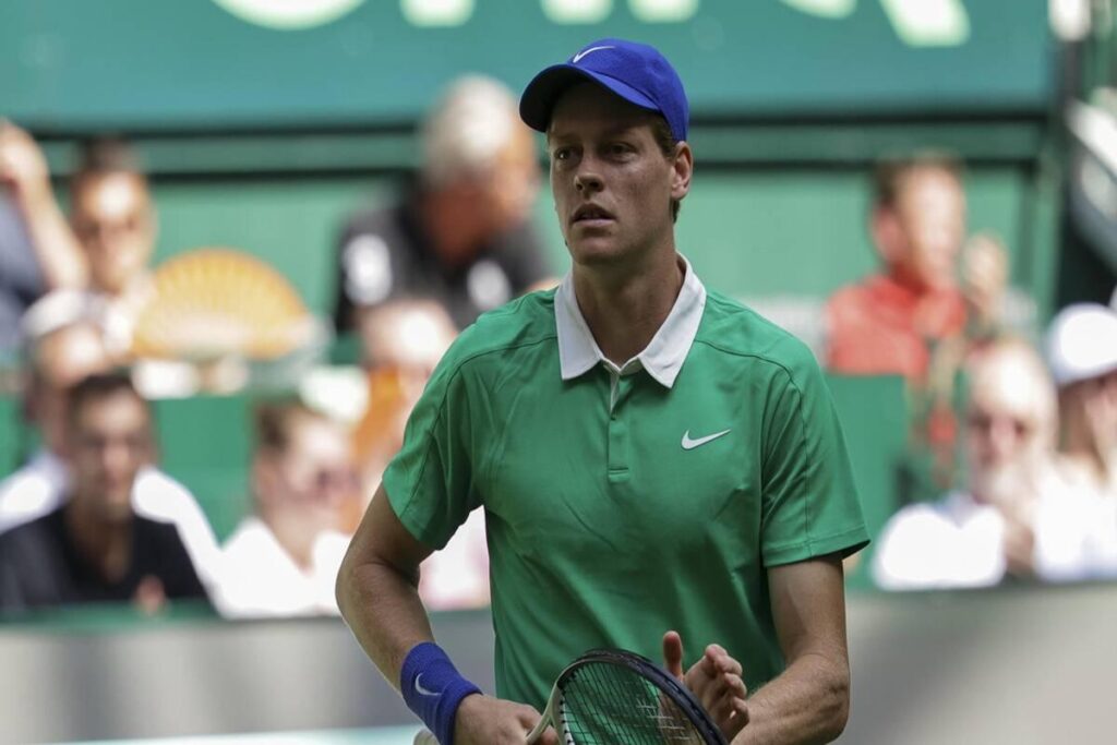 Sinner trionfa a Halle, elimina il tedesco Hanfmann e avanza nel torneo