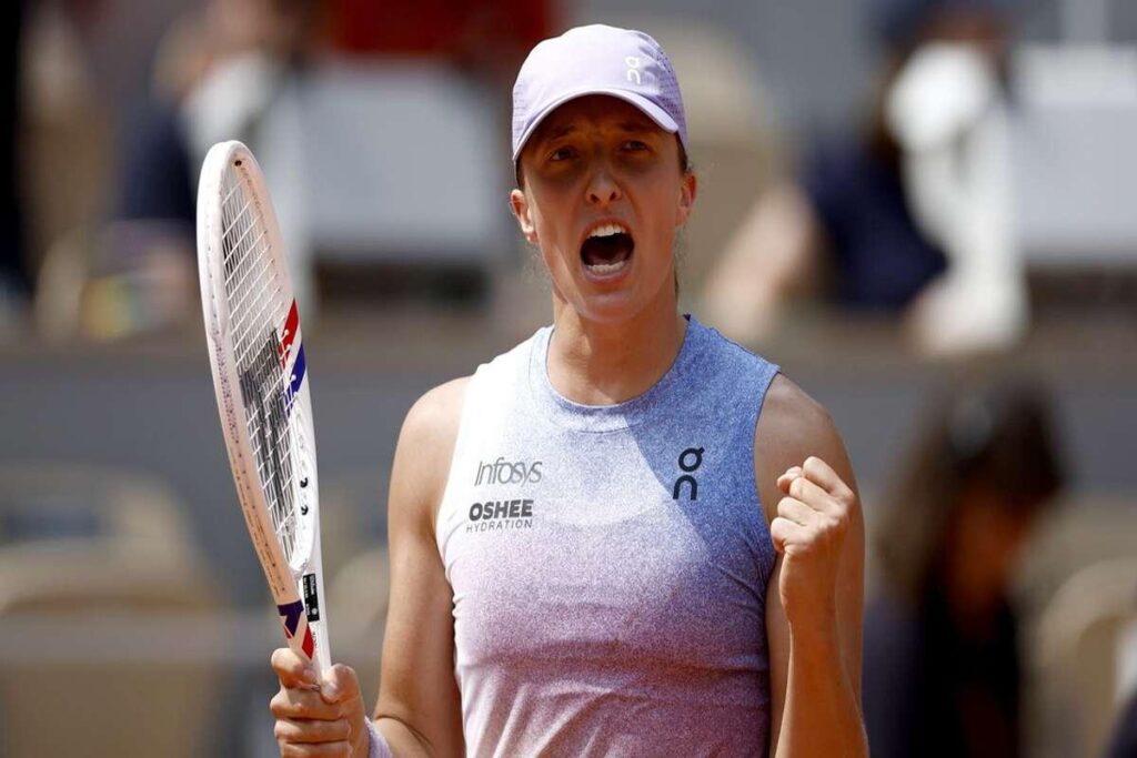 Swiatek conquista la semifinale dopo la vittoria su Svitolina al Roland Garros