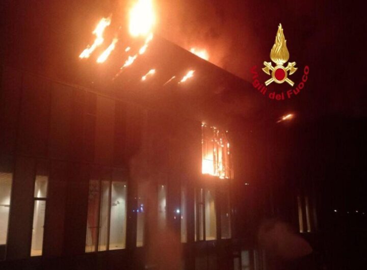 Tre giovani calciatori intossicati in un incendio al Viola Park: cosa è successo?