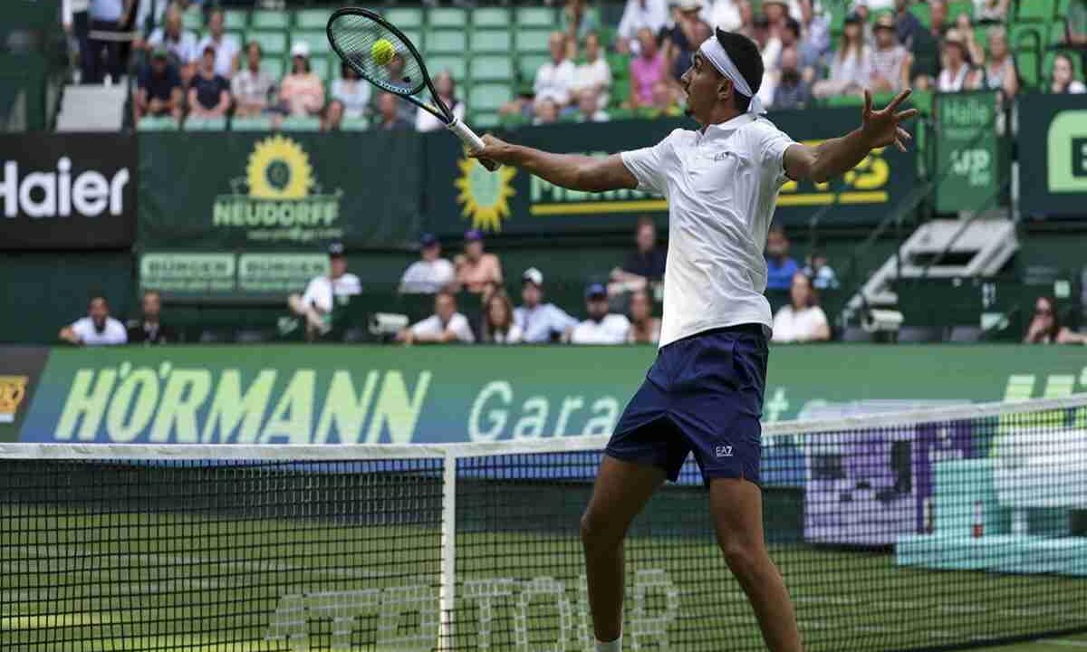 Zverev trionfa su Sonego e conquista i quarti a Halle