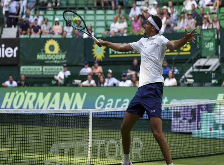 Zverev trionfa su Sonego e conquista i quarti a Halle