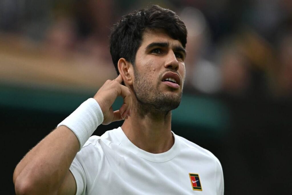 Alcaraz compie un'impresa: rimonta Rublev e conquista i quarti di Wimbledon