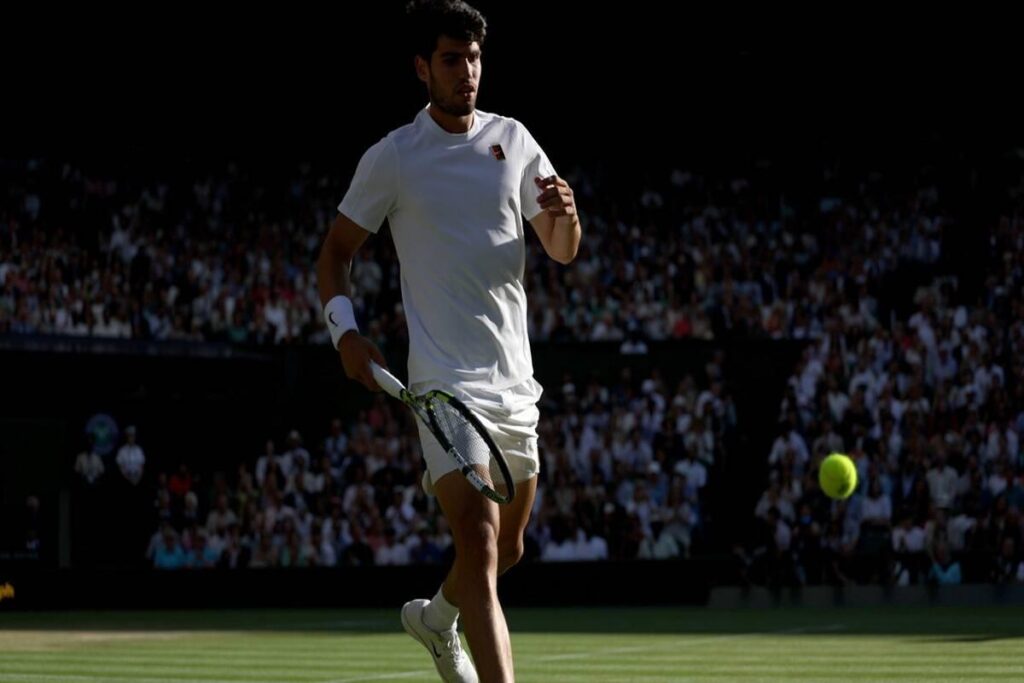 Alcaraz conquista la semifinale di Wimbledon: sfida in arrivo con Fritz
