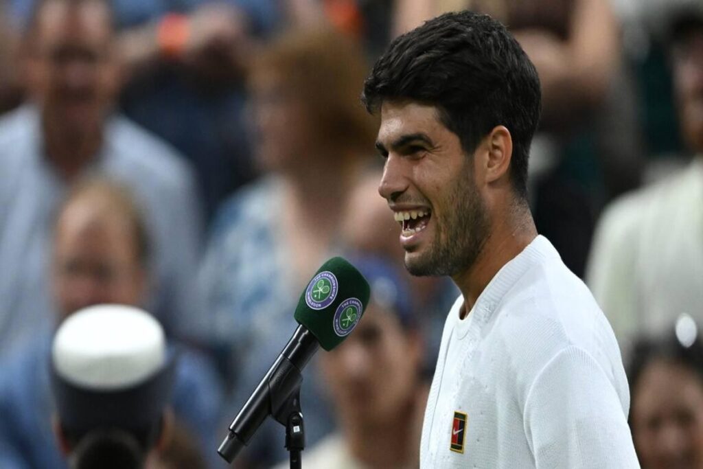 Alcaraz si arrende al golf, Djokovic conquista Wimbledon con il pumpay