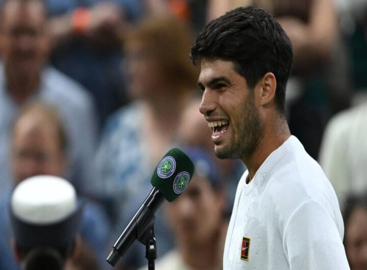 Alcaraz si arrende al golf, Djokovic conquista Wimbledon con il pumpay
