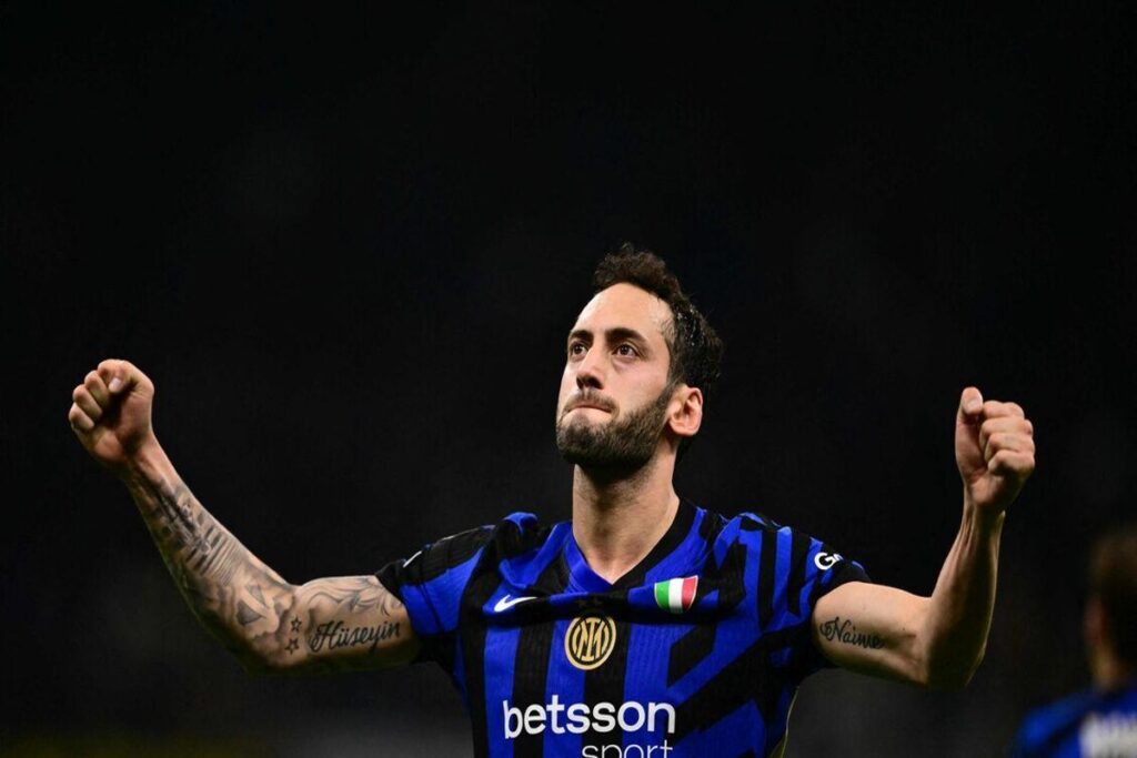 Calhanoglu svela il suo futuro: 'Resto all'Inter'