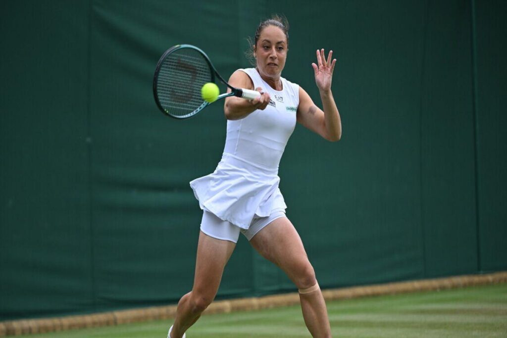 Cocciaretto fuori da Wimbledon, Bencic avanza agli ottavi con determinazione